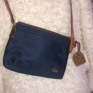 Dooney crossbody dark blue nylon & leather large brass duck charm magenta interi